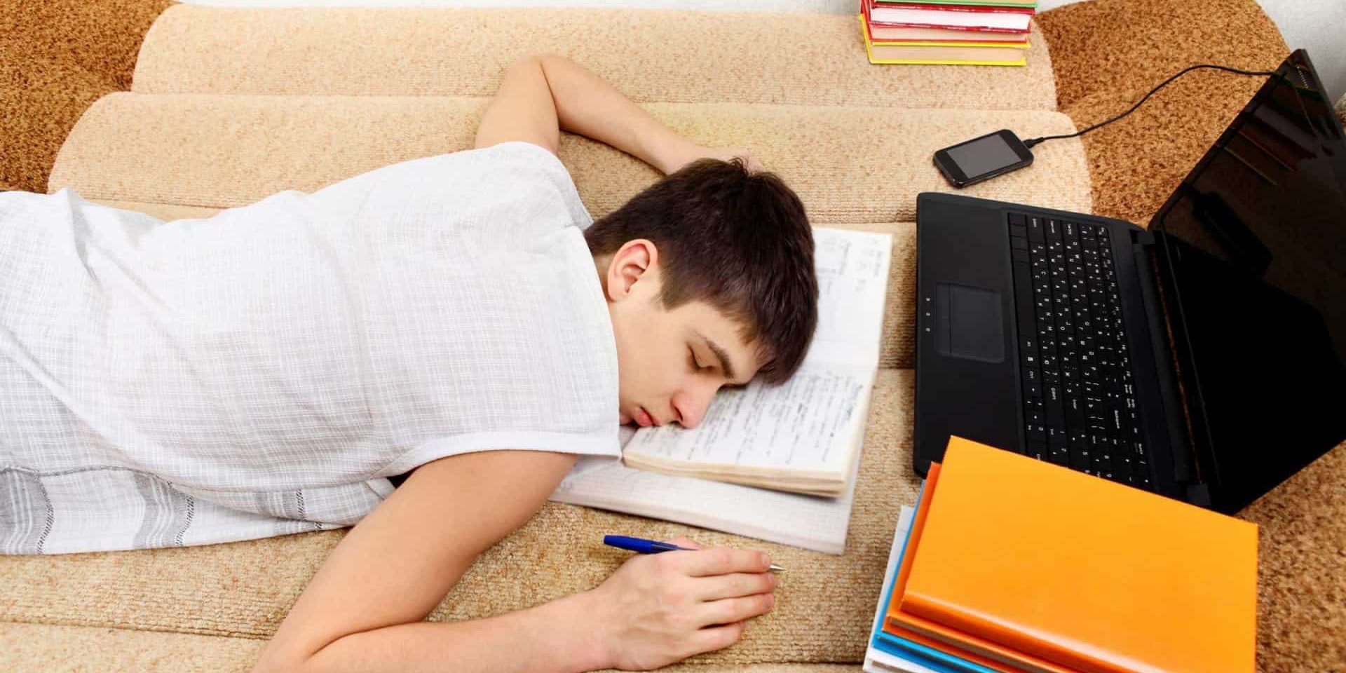 Porque é importante deixar o seu adolescente dormir